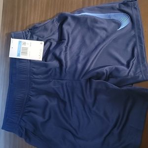Boys Nike shorts medium